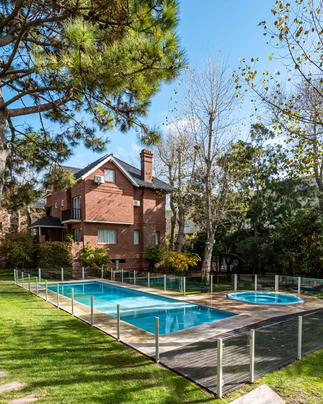 PISCINAS AL AIRE LIBRE Y CLIMATIZADAS